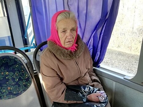 В автобусе Саратов – Энгельс нашли дезориентированную пенсионерку