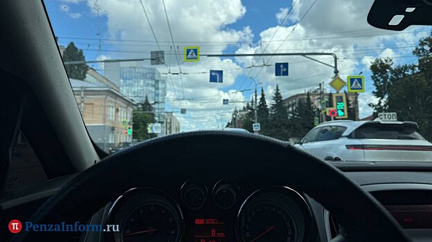 Ударили топором: в Пензе водитель пострадал в конфликте на дороге