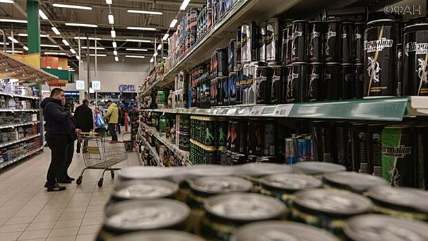 В Госдуме планируют добиться усиления контроля за продажей энергетических напитков детям