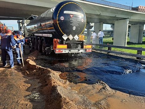 На МКАД произошло два ДТП с крупногабаритными автомобилями