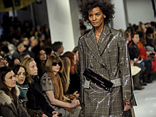 Раф Симонс в своей стихии: как прошел показ Calvin Klein в Нью-Йорке