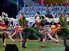 Воспитанники ансамбля песни и пляски имени В.С. Локтева дали концерт, посвящённый Международному женскому дню