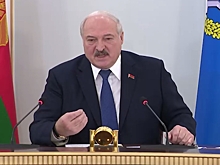 Лукашенко призвал молиться на власть за неучастие Белоруссии в войне