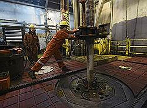 Нефть дорожает без рубля