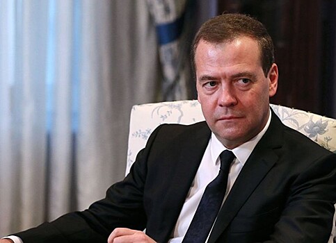 «Мир в опасности»: Медведев прокомментировал болезнь главы Пентагона