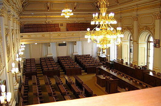 Учёный предложил парламенту Чехии курс лекций, чтобы депутаты не фальсифицировали историю