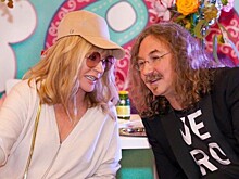 Николаев показал Пугачeву в бейсболке и джинсах