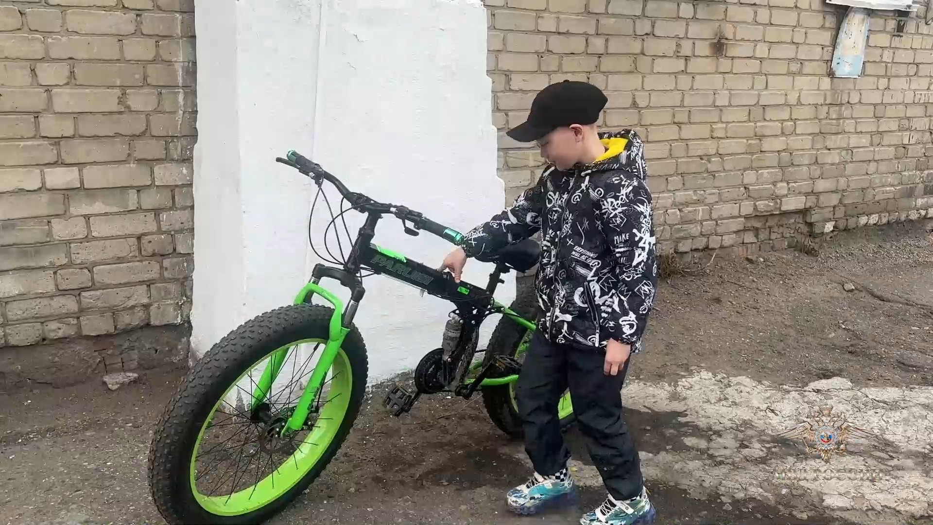 Полицейские вернули ребенку похищенный велосипед