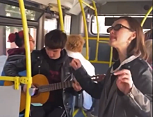 В астраханском общественном транспорте исполняют джаз (видео)