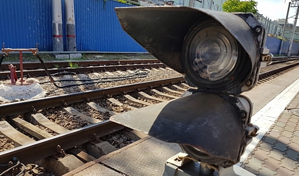 В Воронеже пассажирский поезд сбил молодого человека