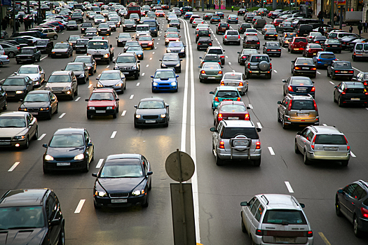 Водители в России не могут запомнить правила проезда круговых перекрестков