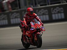 Марк Маркес выиграл спринт Гран-при Нидерландов MotoGP, Алекс Маркес — 2-й, Бедзекки — 3-й
