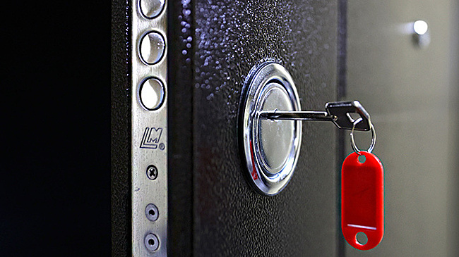 Суд вернул квартиру мужчине, который продал ее во время запоя