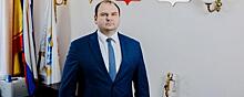 Денис Спирин поздравил чебоксарцев с Днем Конституции РФ