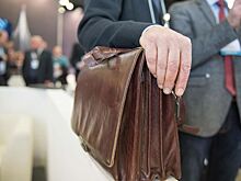 Петербургскому депутату запретили заседать с флажком с буквой Z