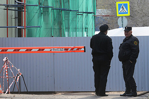 Житель Подмосковья обстрелял и сжег машины чиновников за демонтаж шлагбаума