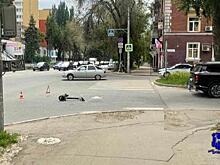 В Самаре электросамокатчик попал под колеса кроссовера, а затем - в больницу