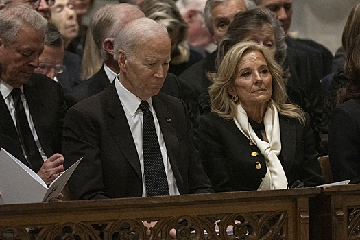 Силы уходят стремительно: ближайшее окружение обеспокоено состоянием экс-президента США