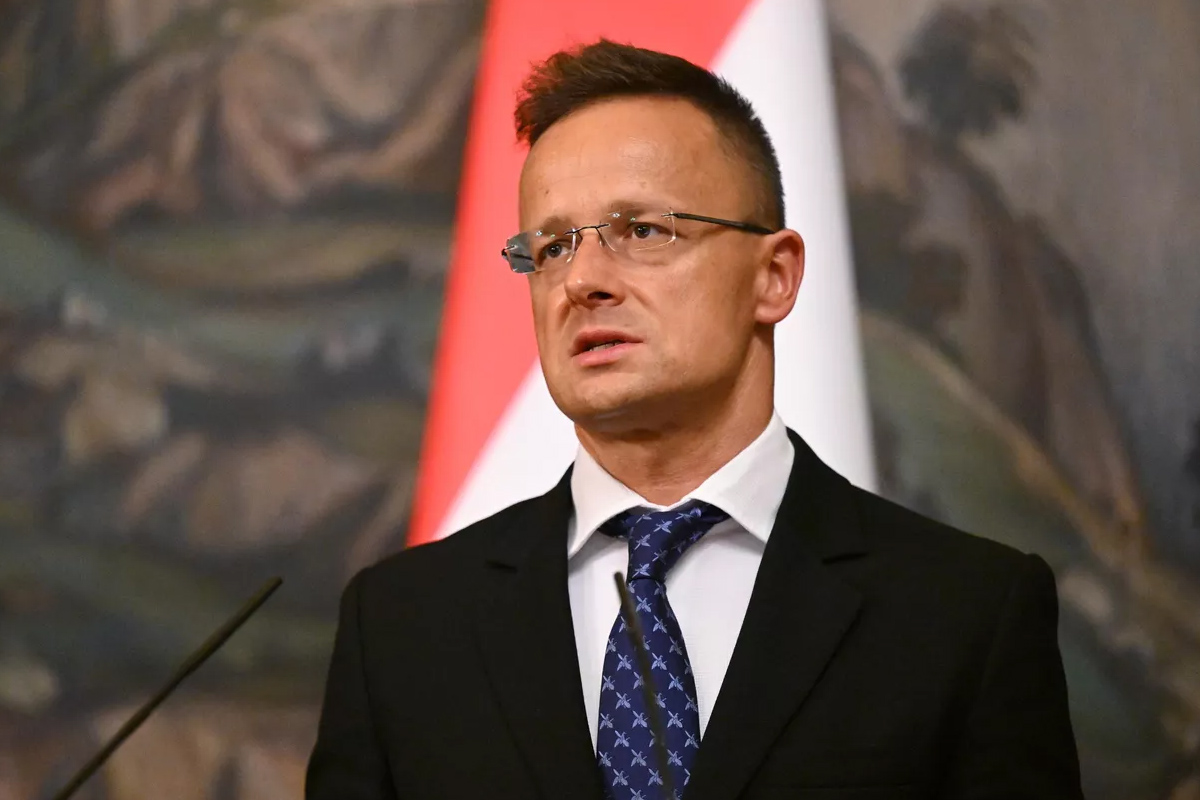 Сийярто нашел «пятую колонну» в тылу и обвинил оппозицию в сговоре с Киевом