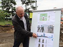 Мэр Иркутска Руслан Болотов проинспектировал ход благоустройства площади Декабристов, территории у танка «Иркутский комсомолец» и сквера Лебединского