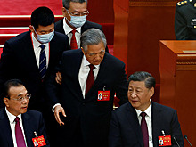 Ху Цзиньтао под руки вывели со съезда Компартии Китая