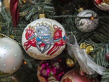 Самодельные игрушки и волшебный аромат: как подготовить дом к Новому году