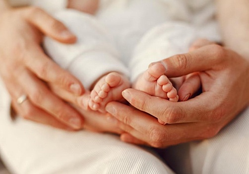 Господдержка для молодых родителей: полный гид по льготам 2025 года