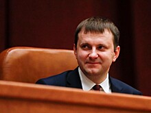 Орешкин: Слухи о планах ОПЕК и рост добычи в США давят на цены нефти