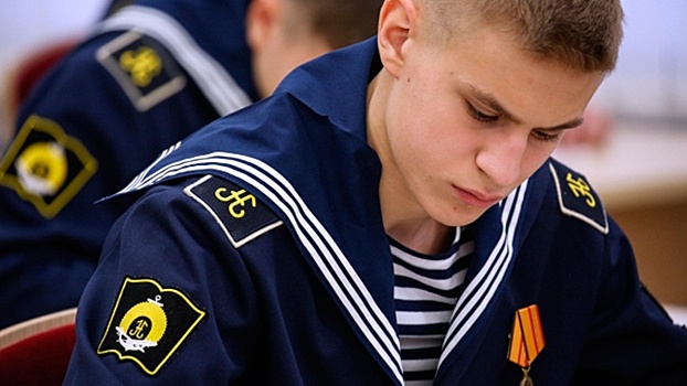 Эсминец «Быстрый» во Владивостоке принял на борт участников географического диктанта