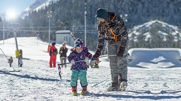 Как научить ребёнка кататься на горных лыжах? Отвечает инструктор