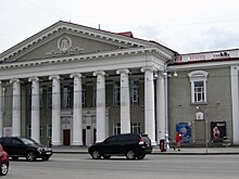 Трагедия Шекспира с актерами без штанов обернулась скандалом