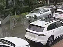 В Сочи на видео попало, как школьник отлетел от удара Toyota