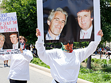 Политолог оценил риски для Трампа в связи с новым поворотом в «деле Эпштейна»