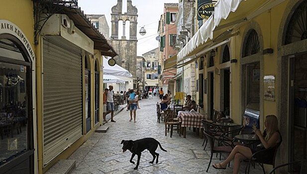 Безработица в Греции уменьшилась за год на 2%