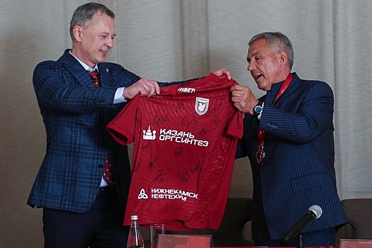 Глава Татарстана Минниханов посетил базу «Рубина» и пообщался с футболистами