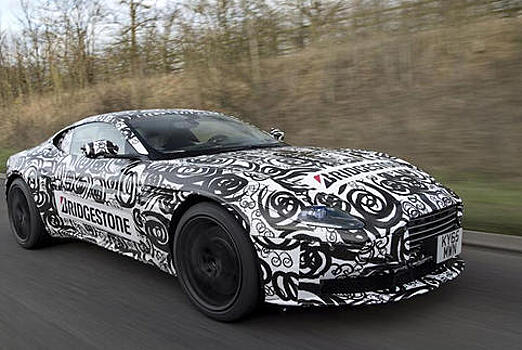 Aston Martin вывел на дороги новый суперкар