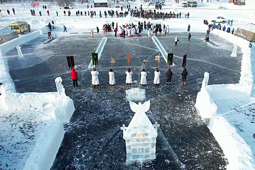 Мэр Руслан Болотов: В Иркутске Крещение Господне отметили крестным ходом и купаниями на заливе Якоби