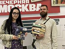 Волонтеры и журналисты подарили нуждающимся книги