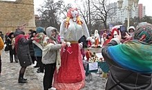 Волгоградцы проводили зиму народными играми и забавами