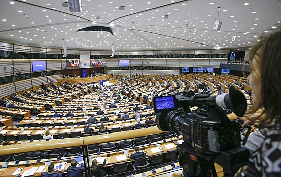 Евродепутаты призвали ЕС наладить диалог с Россией