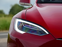 На «Теслах» появятся автоматические поворотники