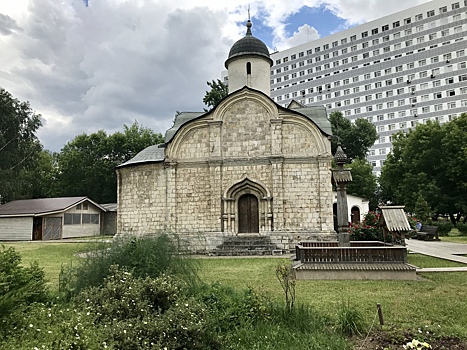Российские древности: церковь Трифона в Напрудном