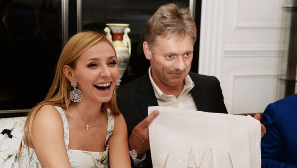 Шоу навки аленький цветочек в сочи. Навка на хуторе. Татьяны навки в молодости. Татьяна навка плачет. Татья́на алекса́ндровна на́вка.