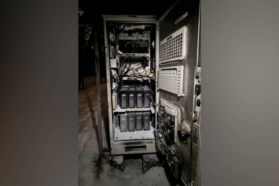 Подростка из Подмосковья угрозами заставили поджечь оборудование сотовой связи