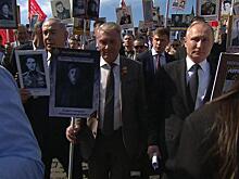 Между Путиным и Нетаньяху шел сибиряк, которому в 2007-м приснился "Бессмертный полк"