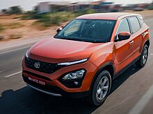 Родственный Land Rover кросс Harrier: не слишком богатая «база», только передний привод и «механика»