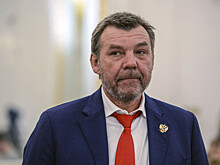 Тренер "Ак Барса" Знакрок после поражения от "Автомобилиста" грубо подвинул журналиста, чтобы пройти