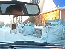 Жители микрорайона Береговой под Омском жалуются на несвоевременную изоляцию труб