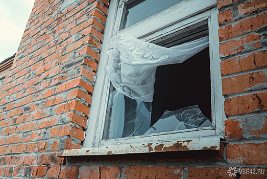 Пробравшиеся в дом грабители избили женщину в Кузбассе