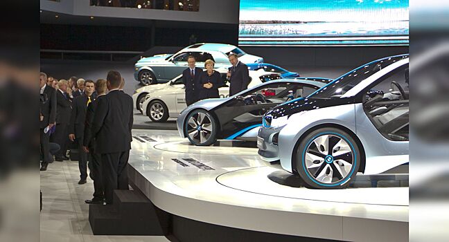 Уйдут ли автомобильные салоны в историю в новых реалиях